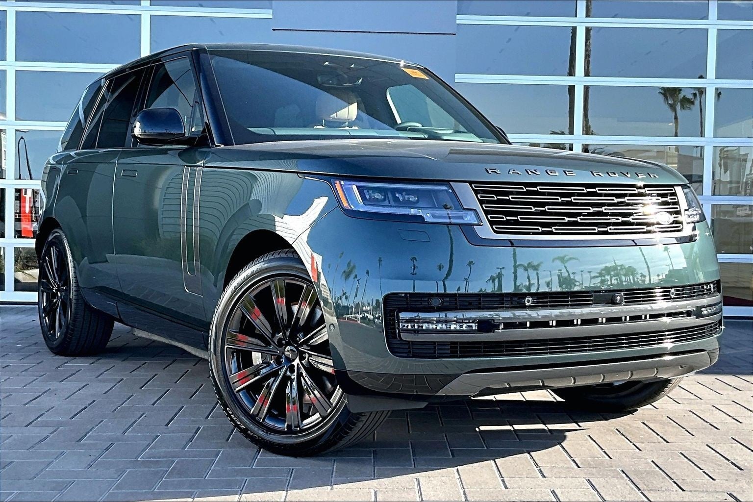2026 Land Rover Range Rover Plug-In Hybrid SE