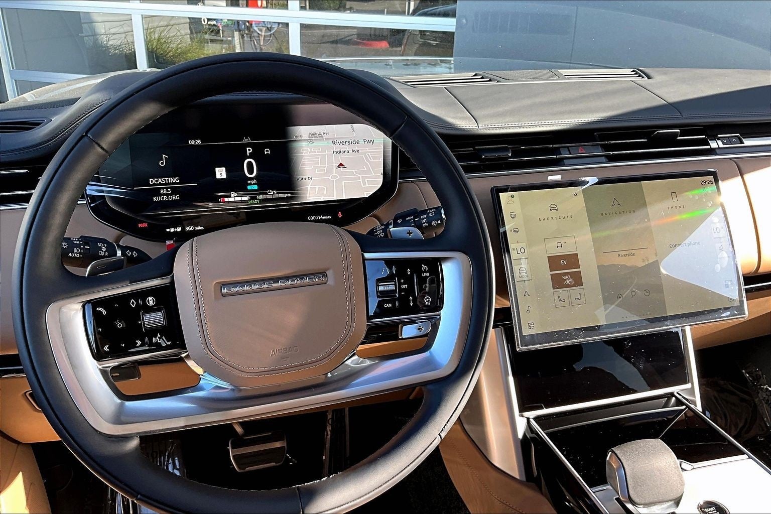 2026 Land Rover Range Rover Plug-In Hybrid SE