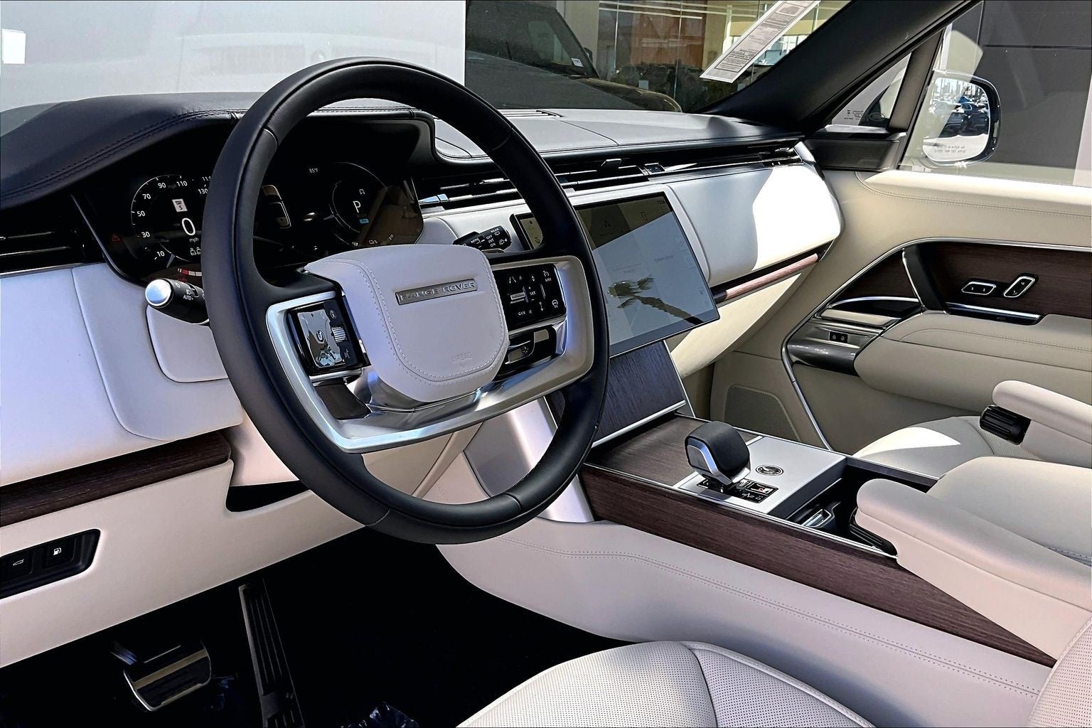 2026 Land Rover Range Rover Plug-In Hybrid SE