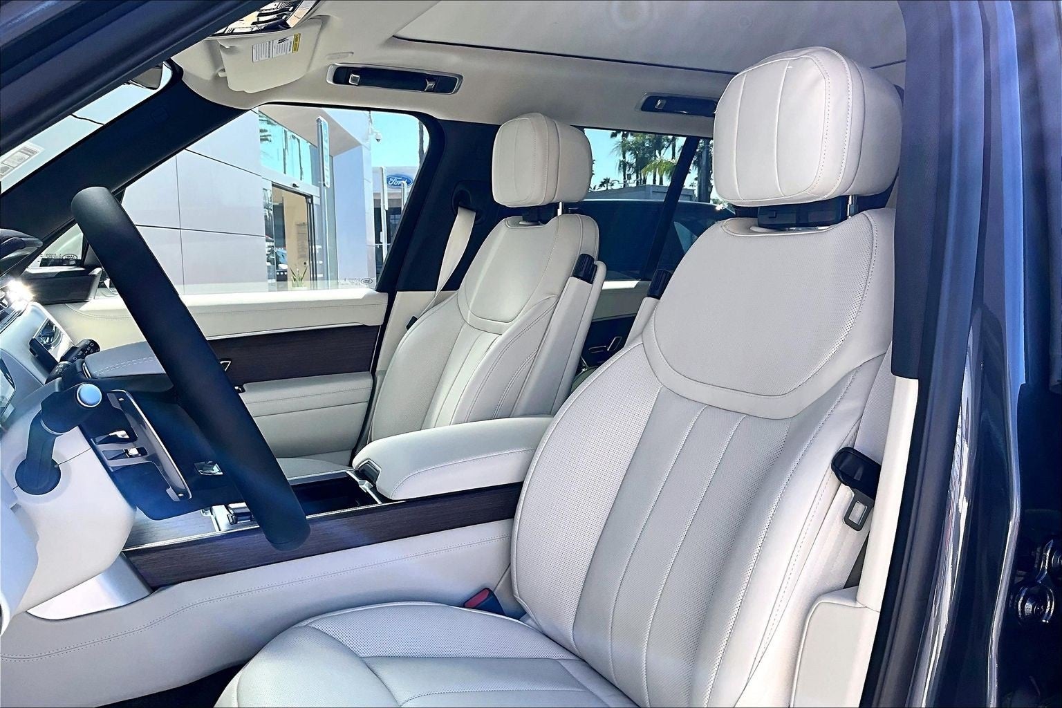 2026 Land Rover Range Rover Plug-In Hybrid SE