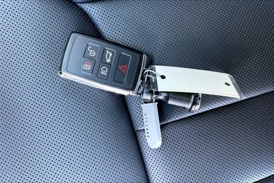 2025 Land Rover Range Rover Plug-In Hybrid SE