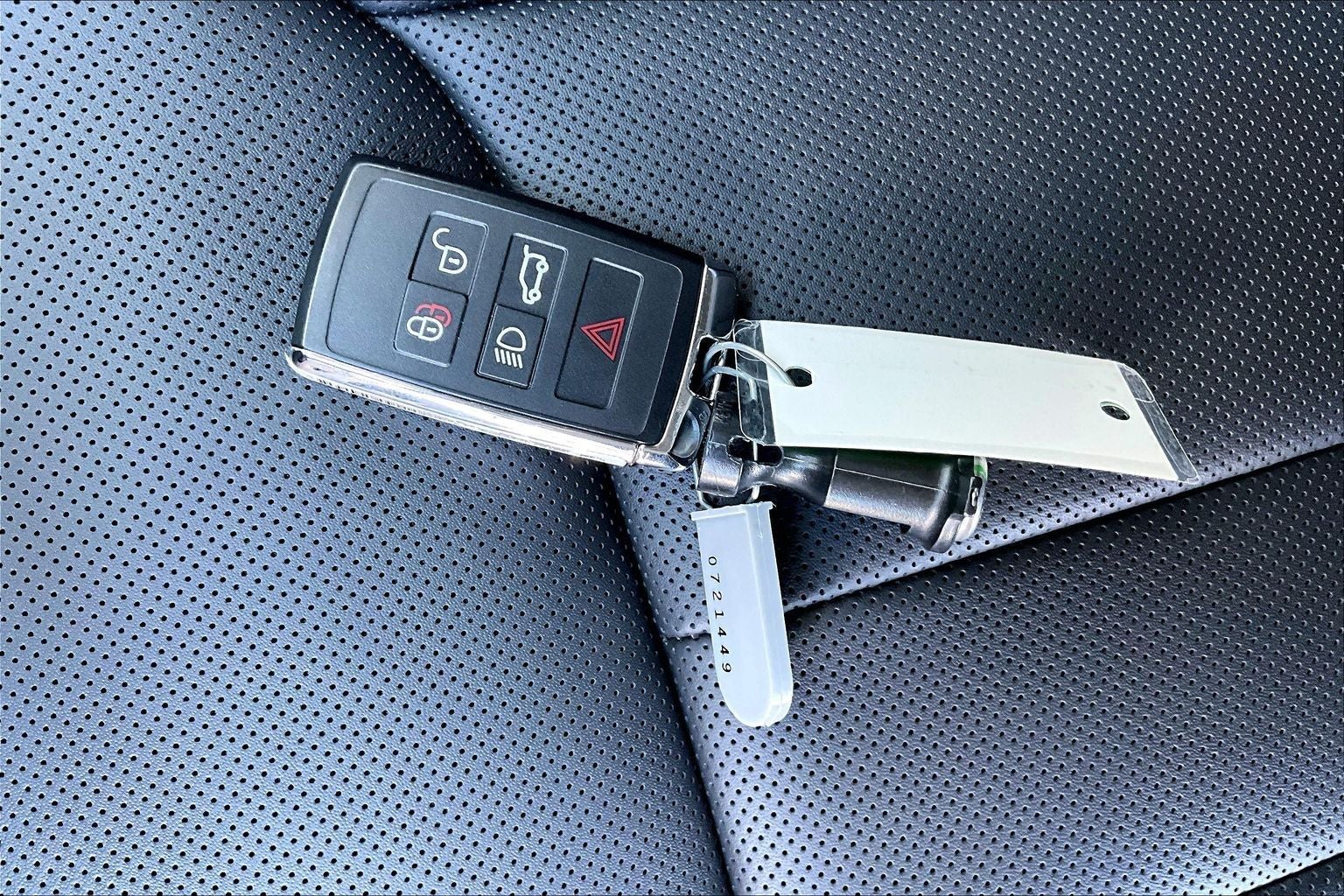 2025 Land Rover Range Rover Plug-In Hybrid SE