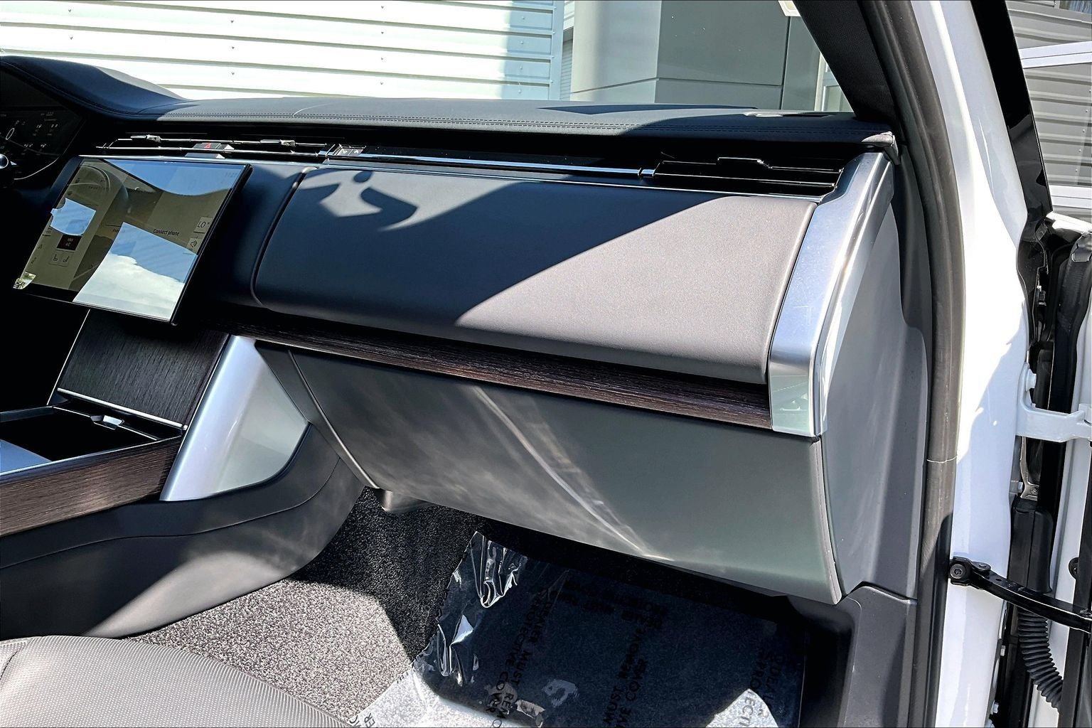 2025 Land Rover Range Rover Plug-In Hybrid SE