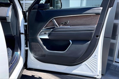 2025 Land Rover Range Rover Plug-In Hybrid SE