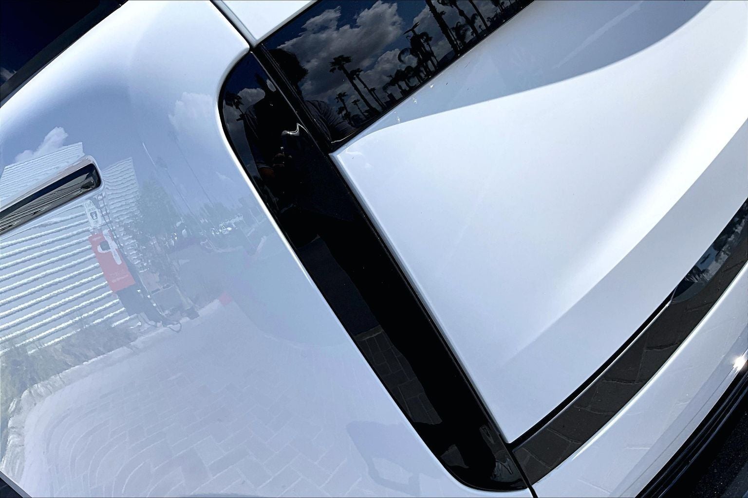 2025 Land Rover Range Rover Plug-In Hybrid SE