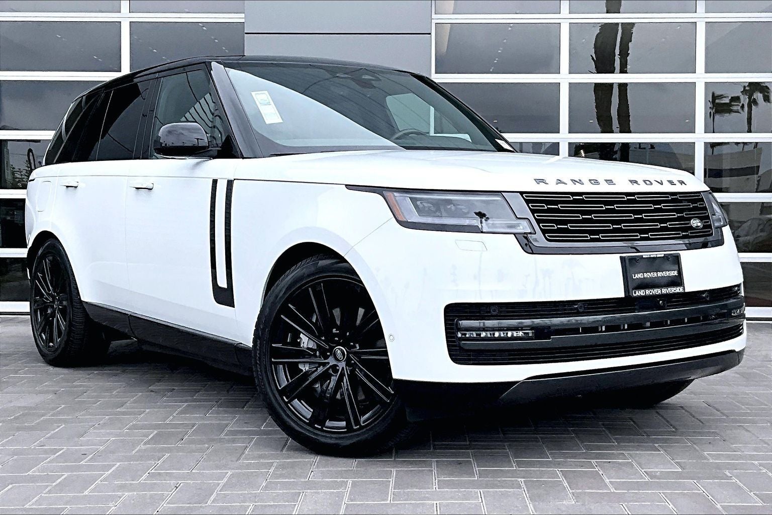 2025 Land Rover Range Rover Plug-In Hybrid SE