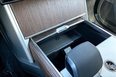 2025 Land Rover Range Rover Plug-In Hybrid SE