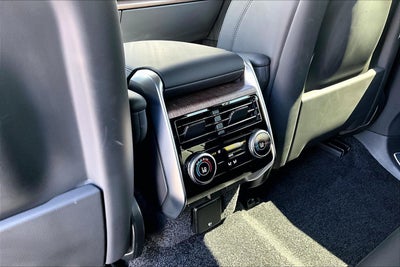 2025 Land Rover Range Rover Plug-In Hybrid SE