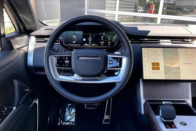 2025 Land Rover Range Rover Plug-In Hybrid SE