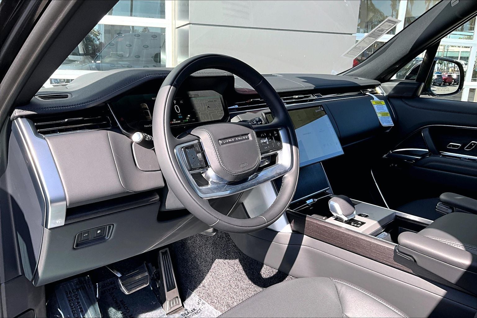 2026 Land Rover Range Rover Plug-In Hybrid SE
