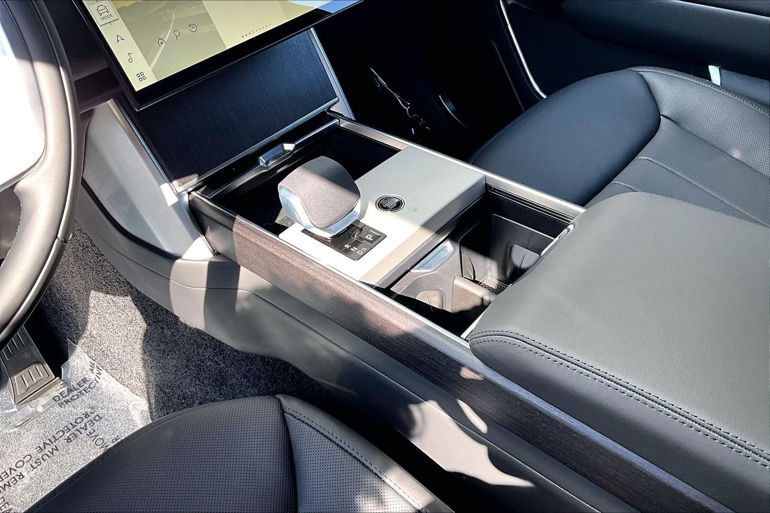 2026 Land Rover Range Rover Plug-In Hybrid SE