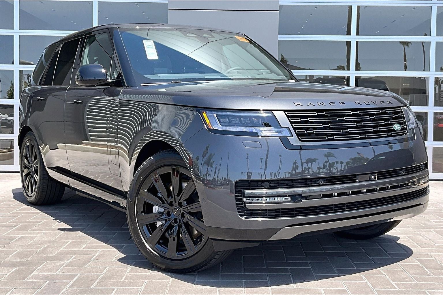2026 Land Rover Range Rover Plug-In Hybrid SE