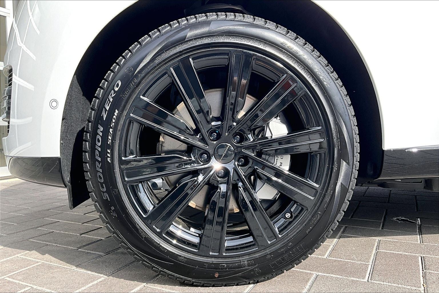 2026 Land Rover Range Rover Plug-In Hybrid SE