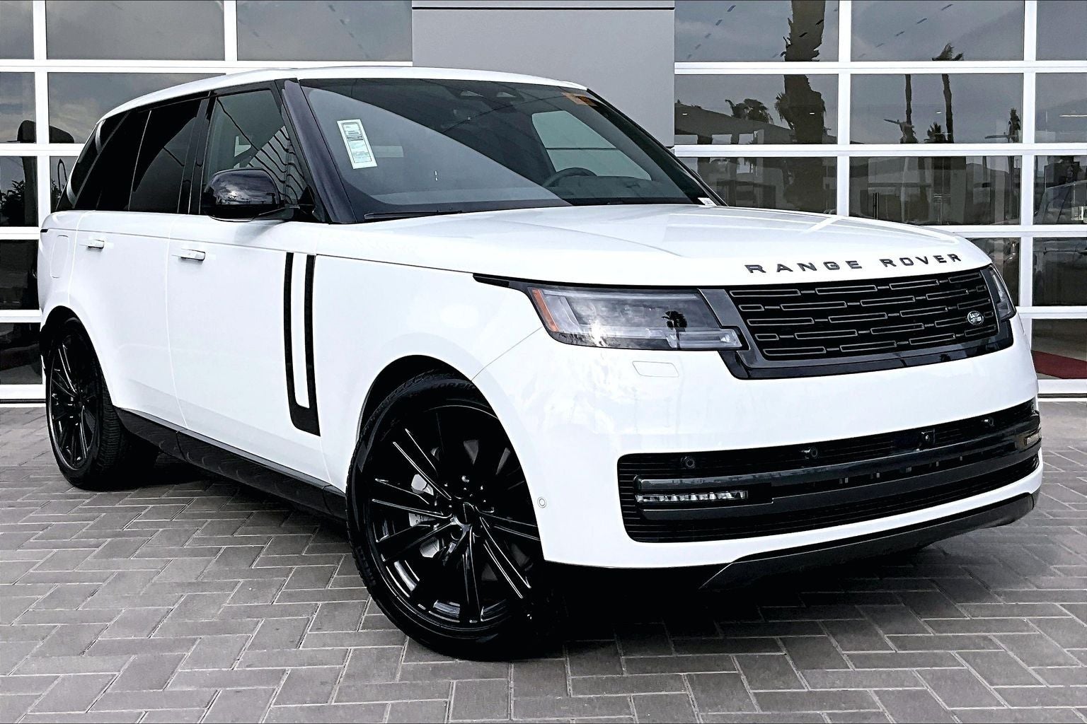2026 Land Rover Range Rover Plug-In Hybrid SE