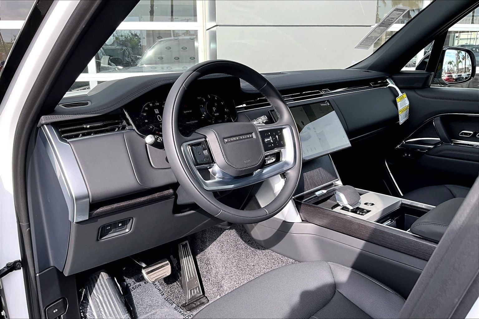 2026 Land Rover Range Rover Plug-In Hybrid SE