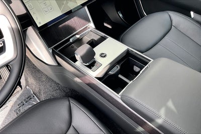 2026 Land Rover Range Rover Plug-In Hybrid SE