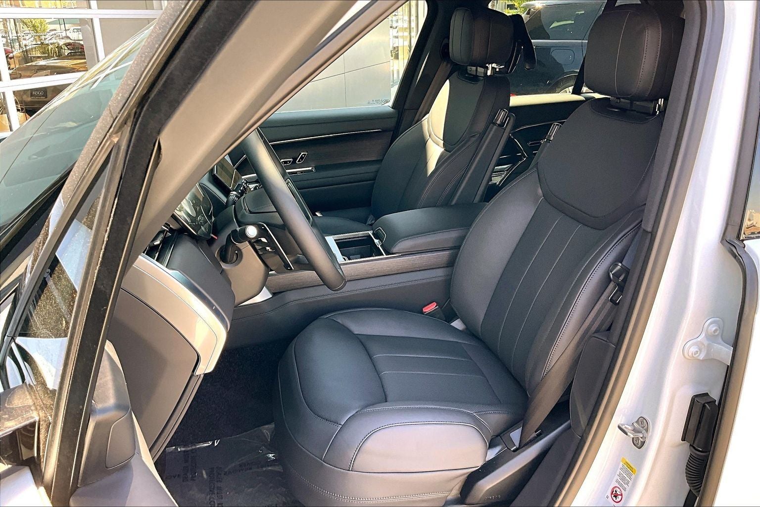 2026 Land Rover Range Rover Plug-In Hybrid SE