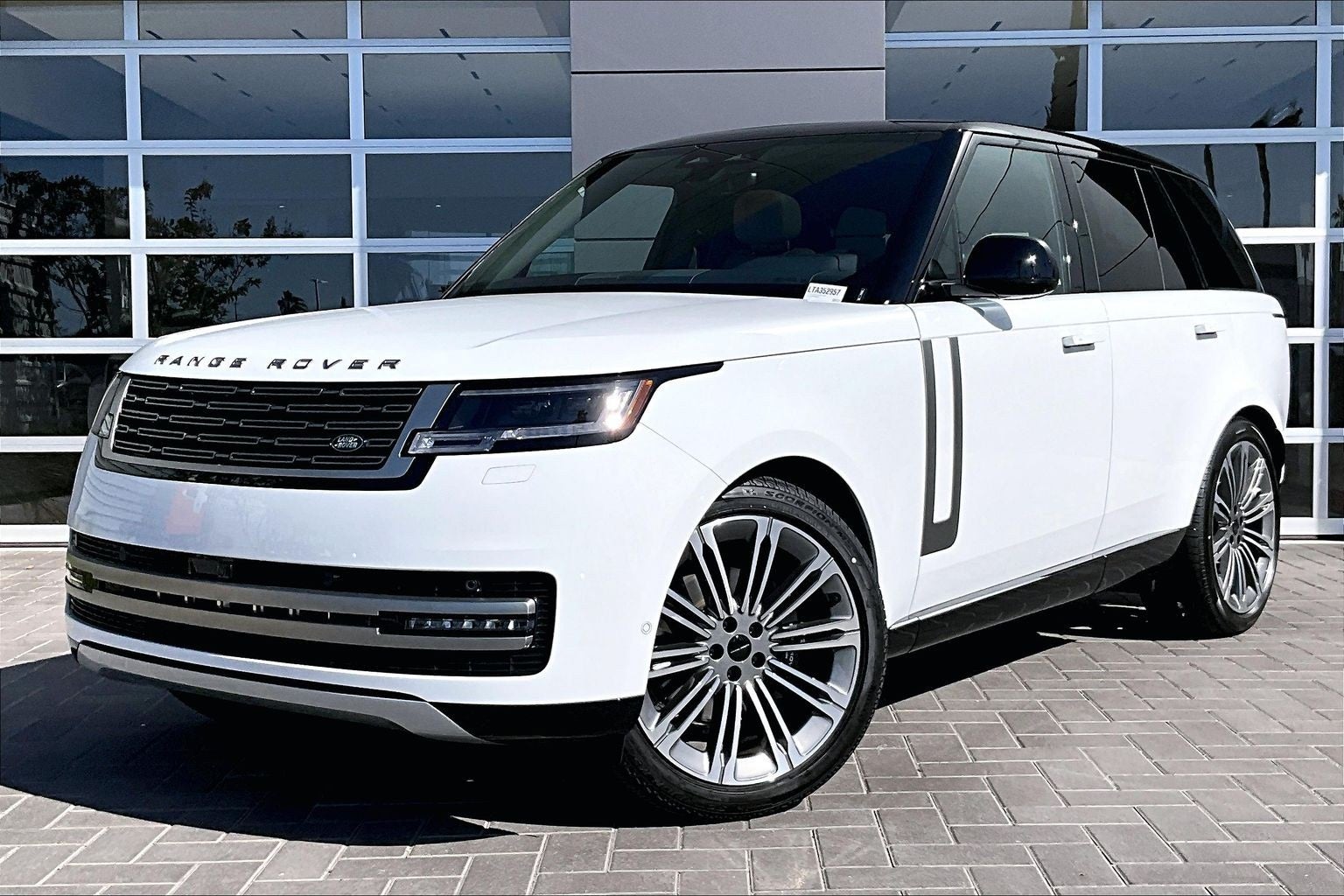 2026 Land Rover Range Rover SE