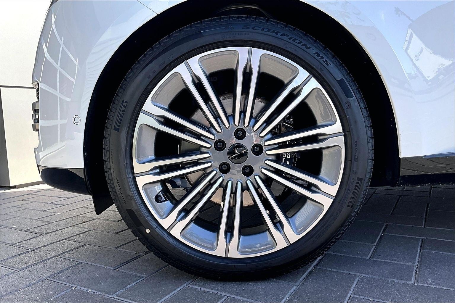 2026 Land Rover Range Rover SE