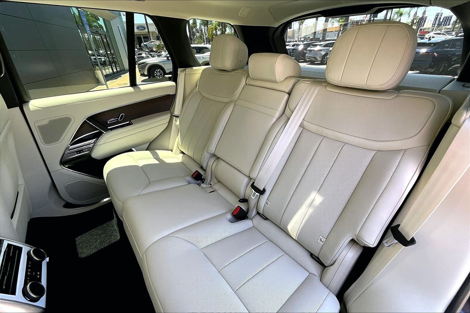 2026 Land Rover Range Rover SE