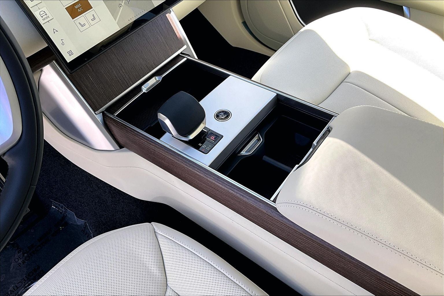 2026 Land Rover Range Rover SE