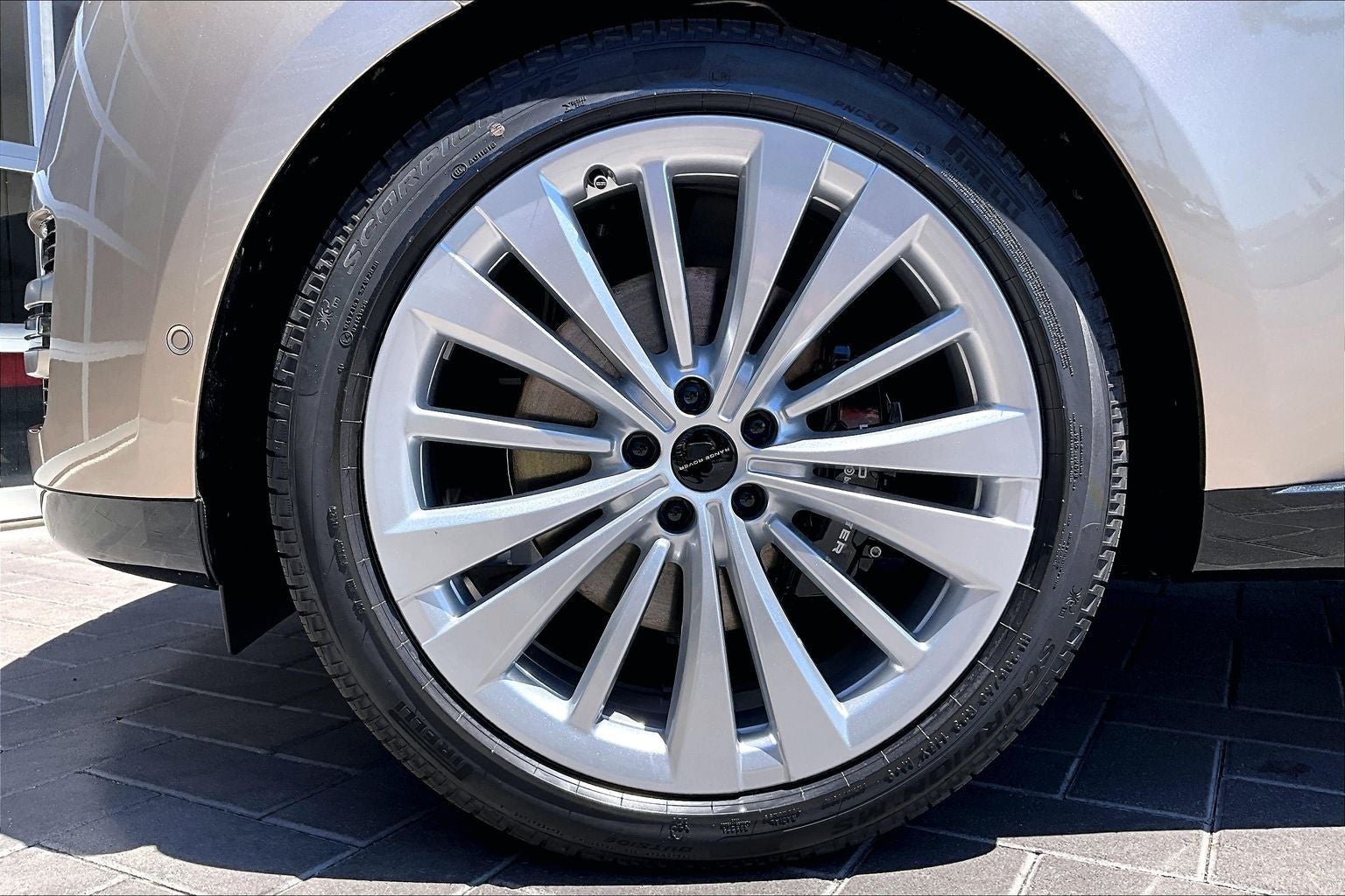2026 Land Rover Range Rover SE