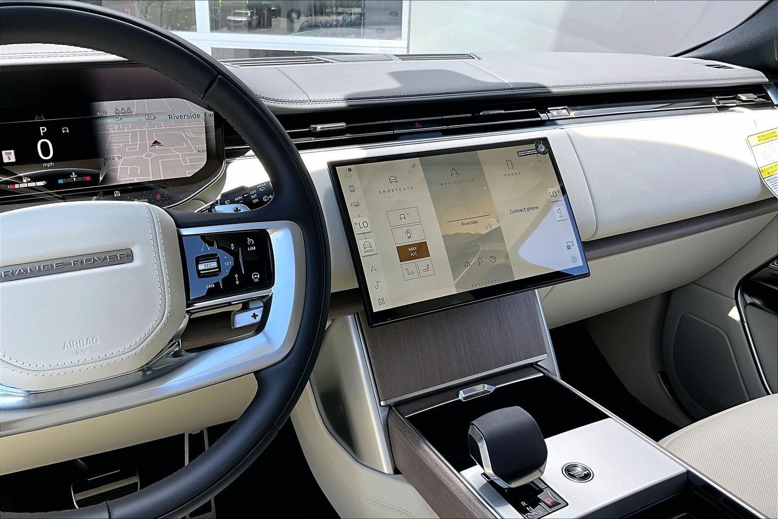 2026 Land Rover Range Rover SE