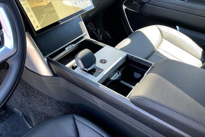 2026 Land Rover Range Rover SE