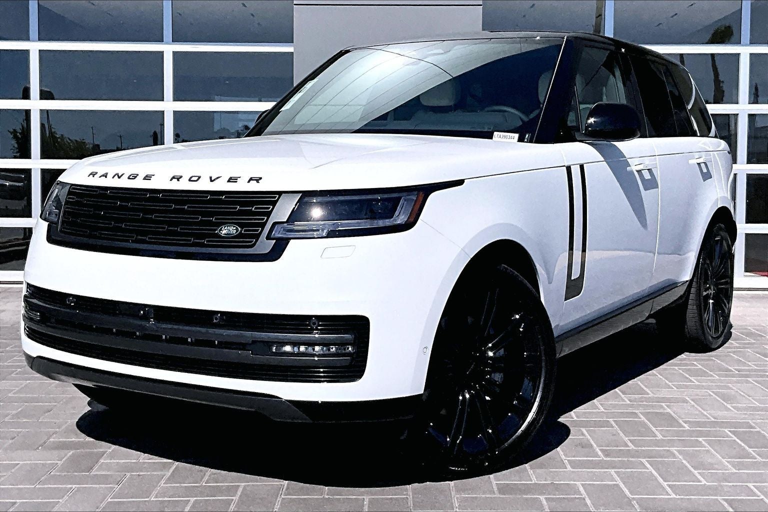 2026 Land Rover Range Rover SE