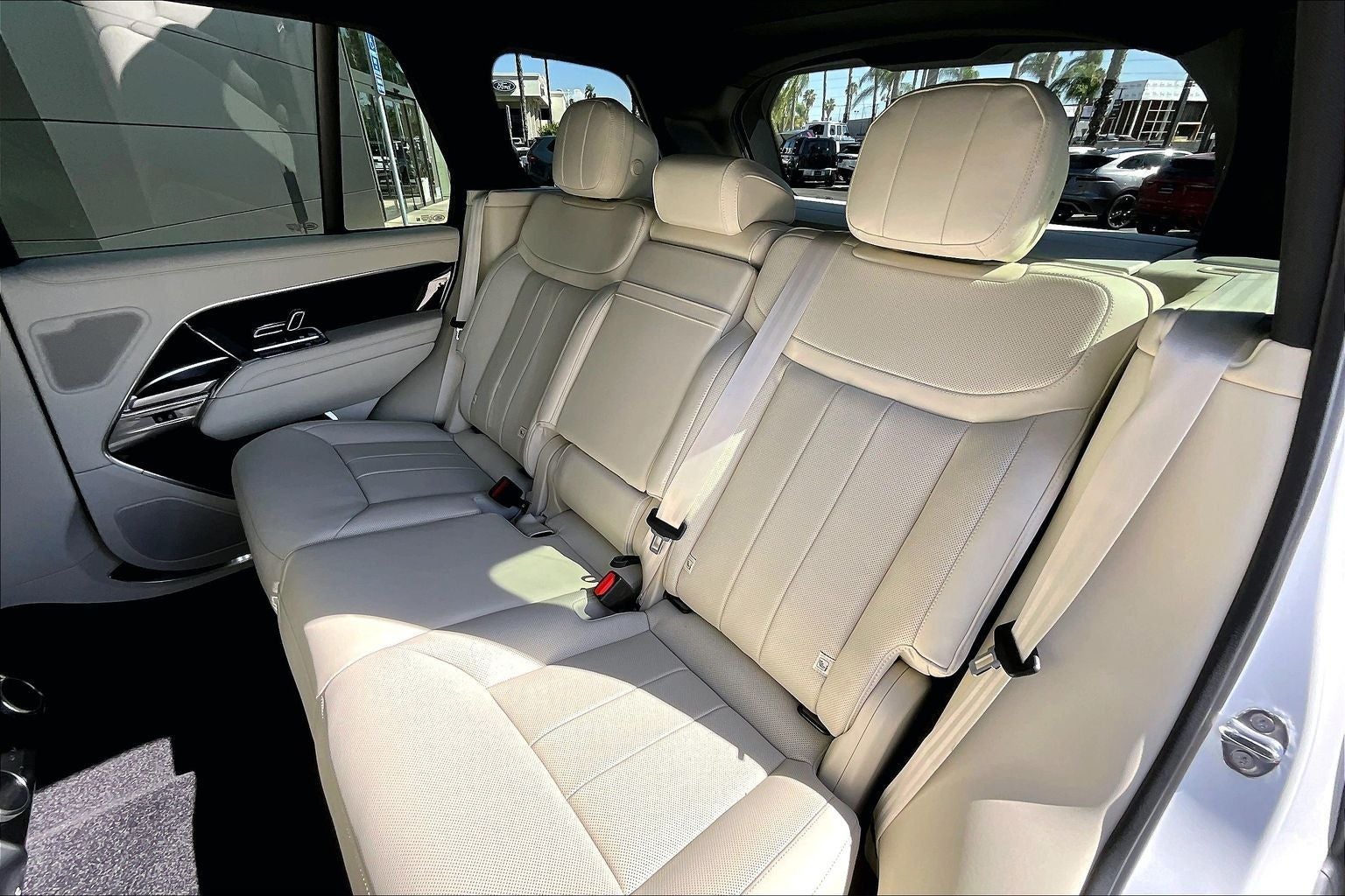 2026 Land Rover Range Rover SE