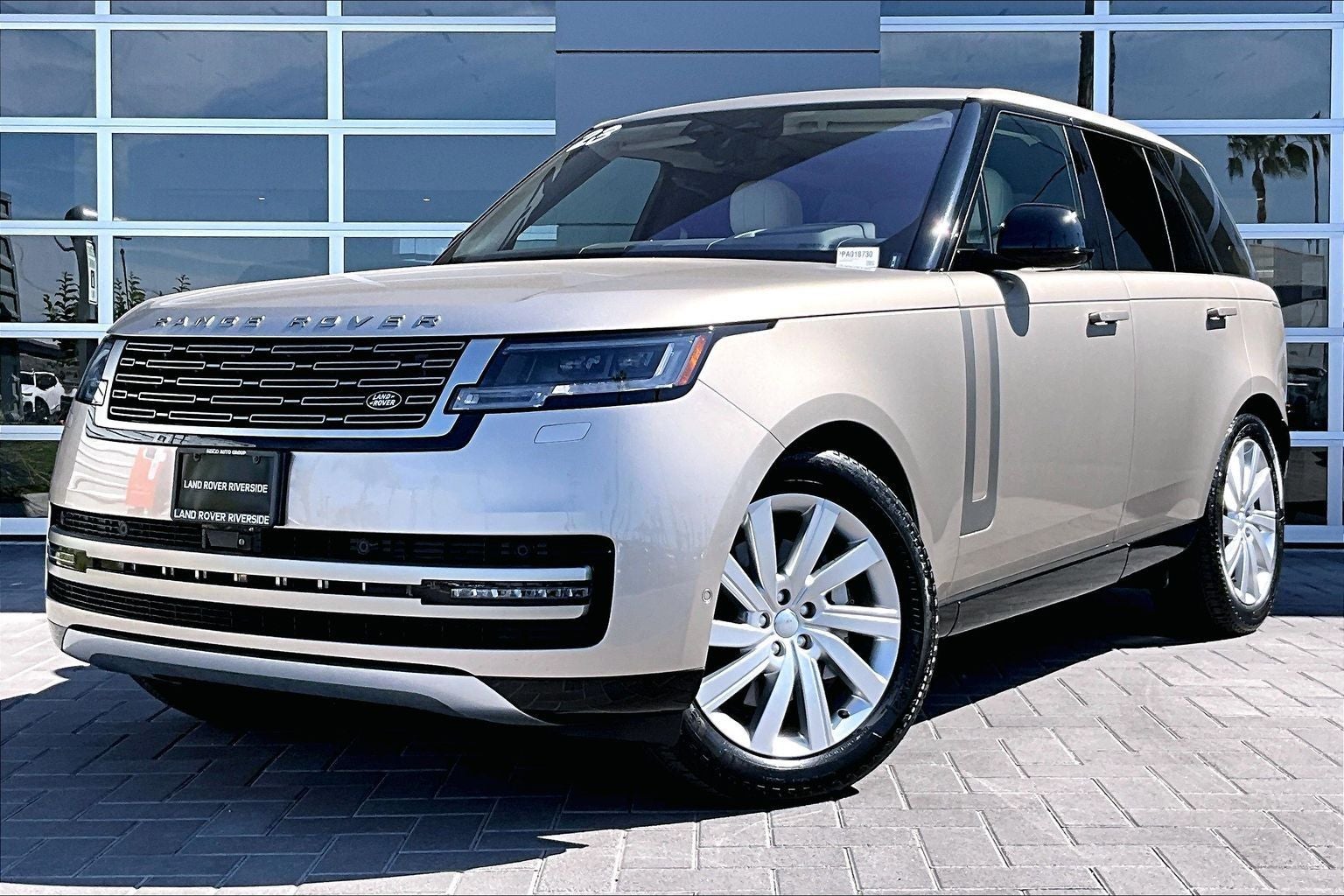 2023 Land Rover Range Rover SE