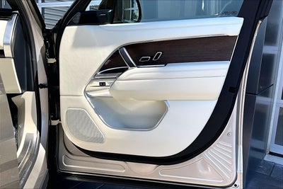 2023 Land Rover Range Rover SE