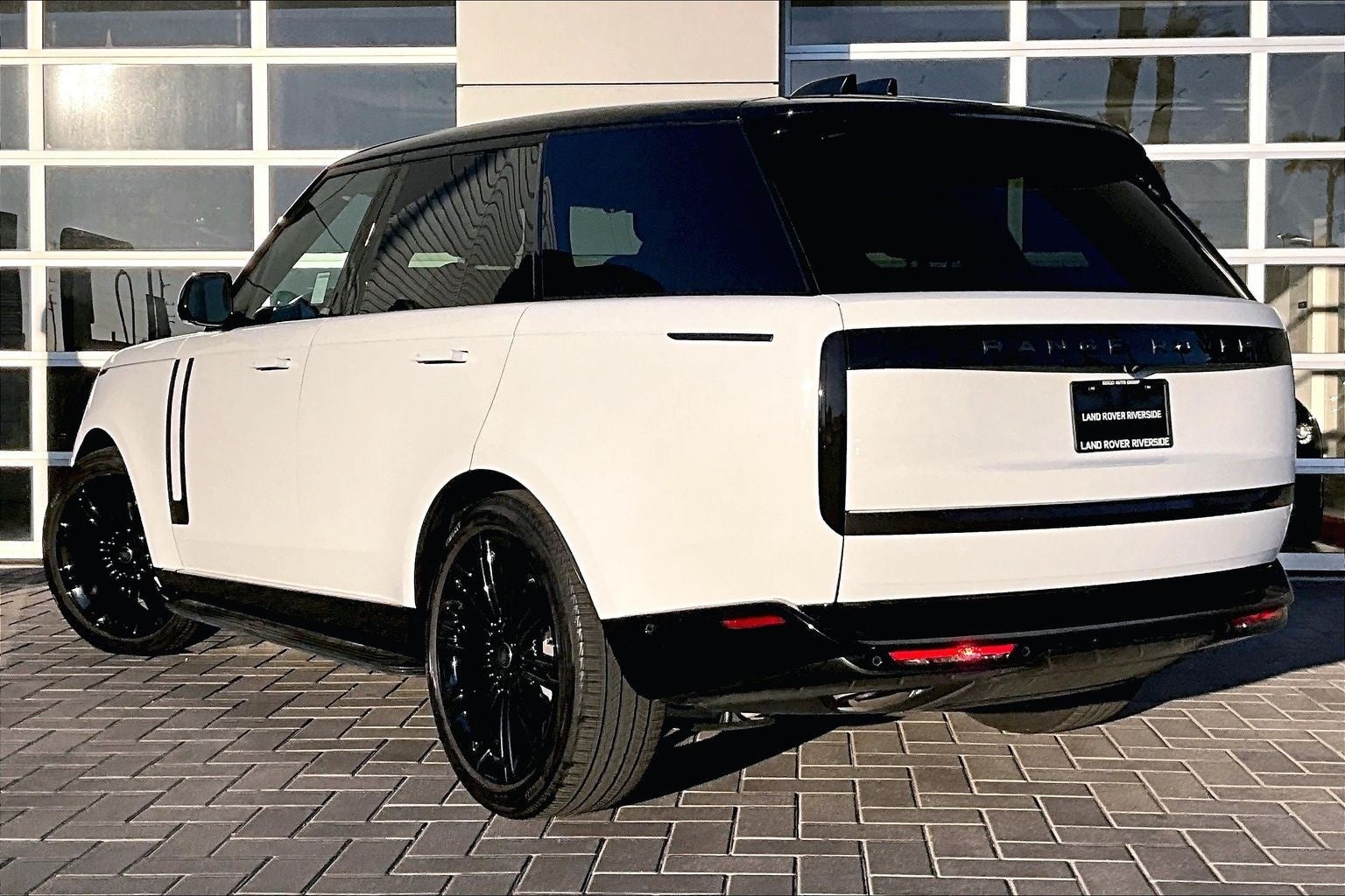 2025 Land Rover Range Rover SE