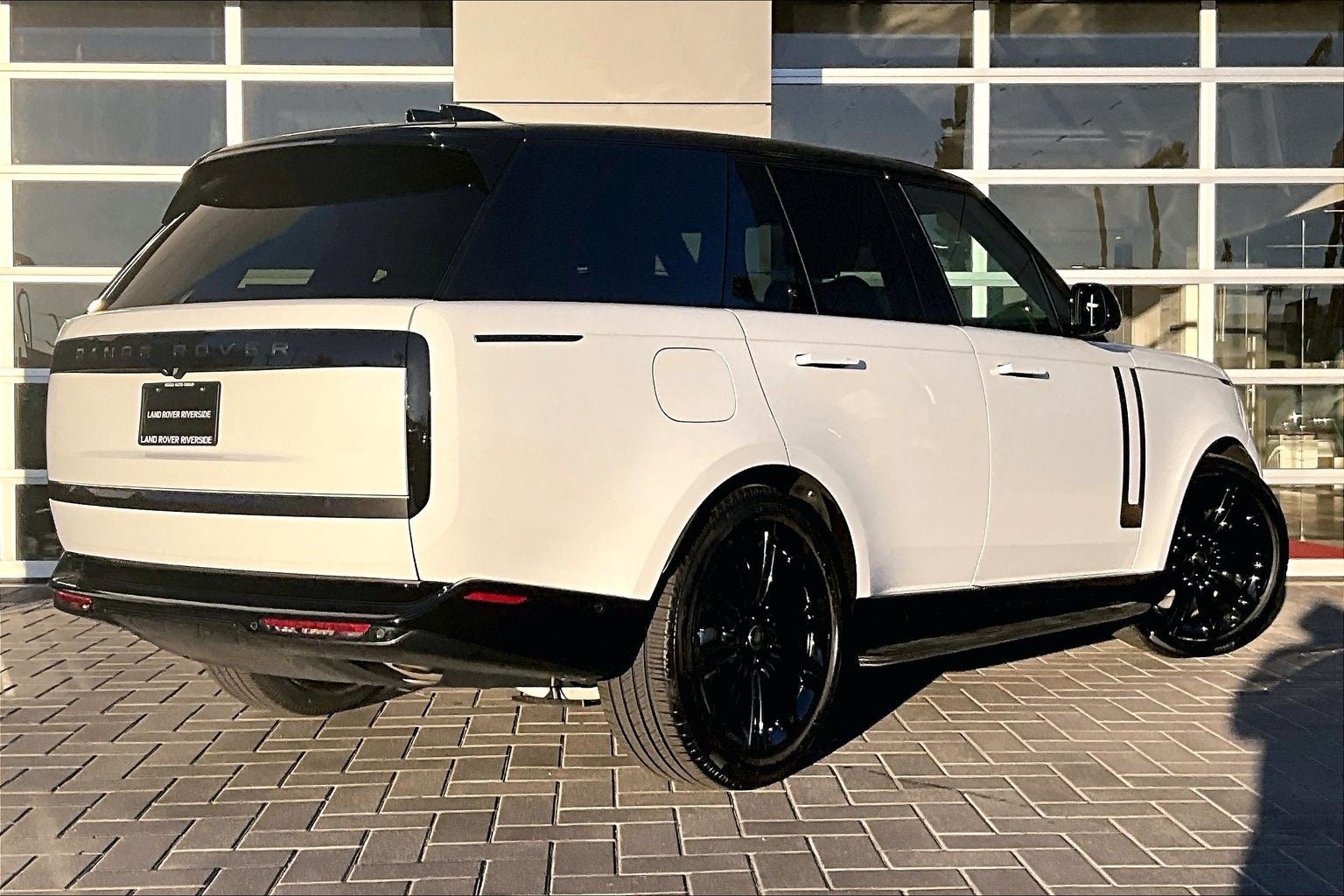 2025 Land Rover Range Rover SE