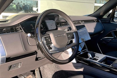 2025 Land Rover Range Rover SE