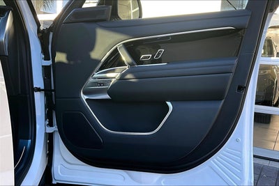 2025 Land Rover Range Rover SE