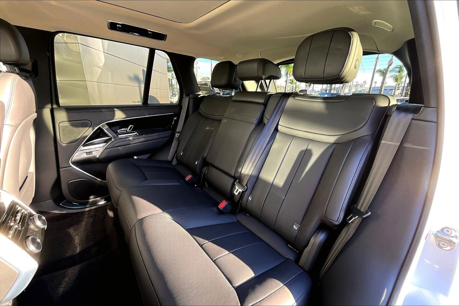 2025 Land Rover Range Rover SE