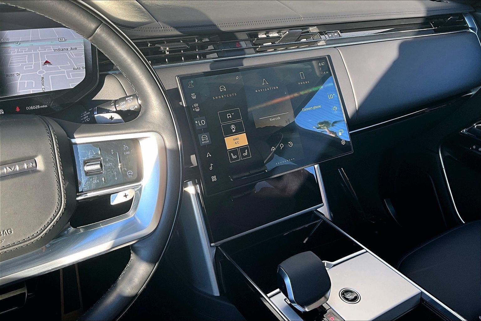 2025 Land Rover Range Rover SE