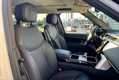 2025 Land Rover Range Rover SE