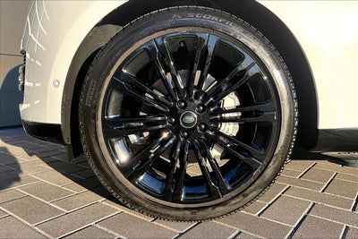 2025 Land Rover Range Rover SE