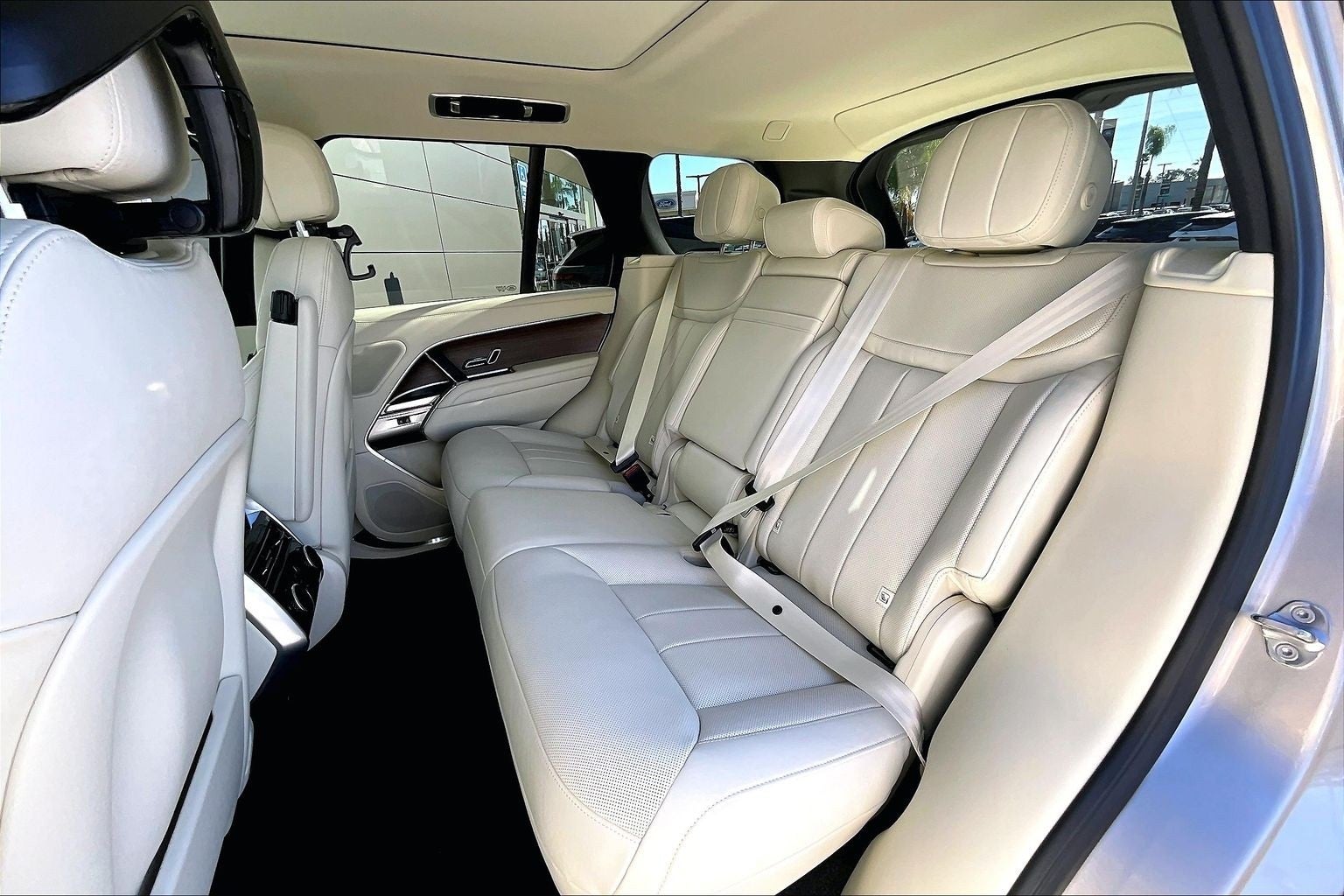 2026 Land Rover Range Rover SE