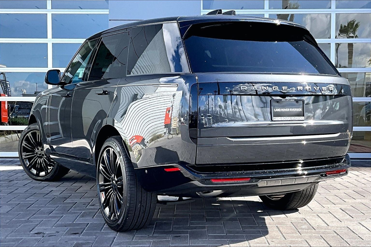 2026 Land Rover Range Rover SE