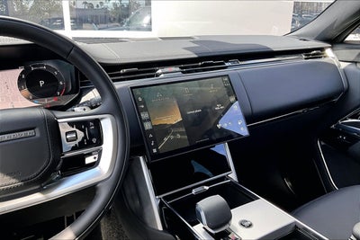 2026 Land Rover Range Rover SE