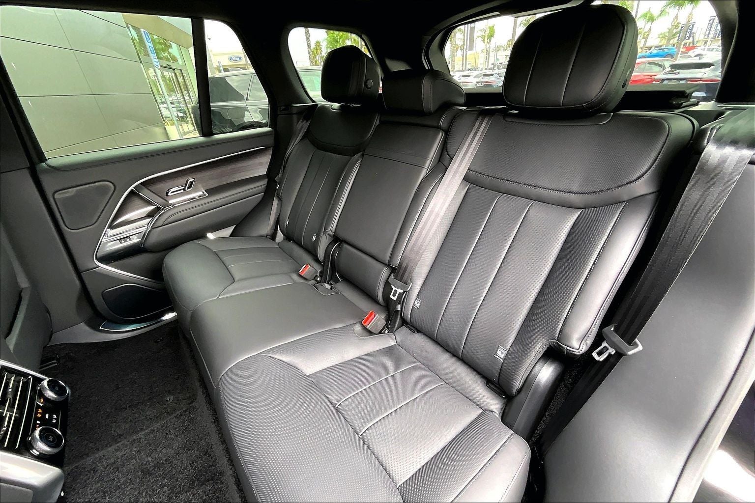 2026 Land Rover Range Rover SE