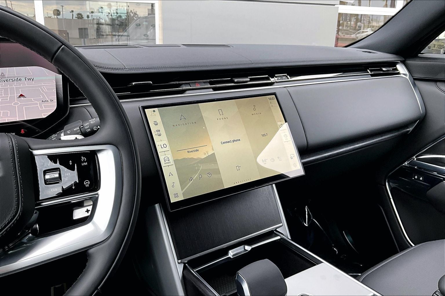 2026 Land Rover Range Rover SE