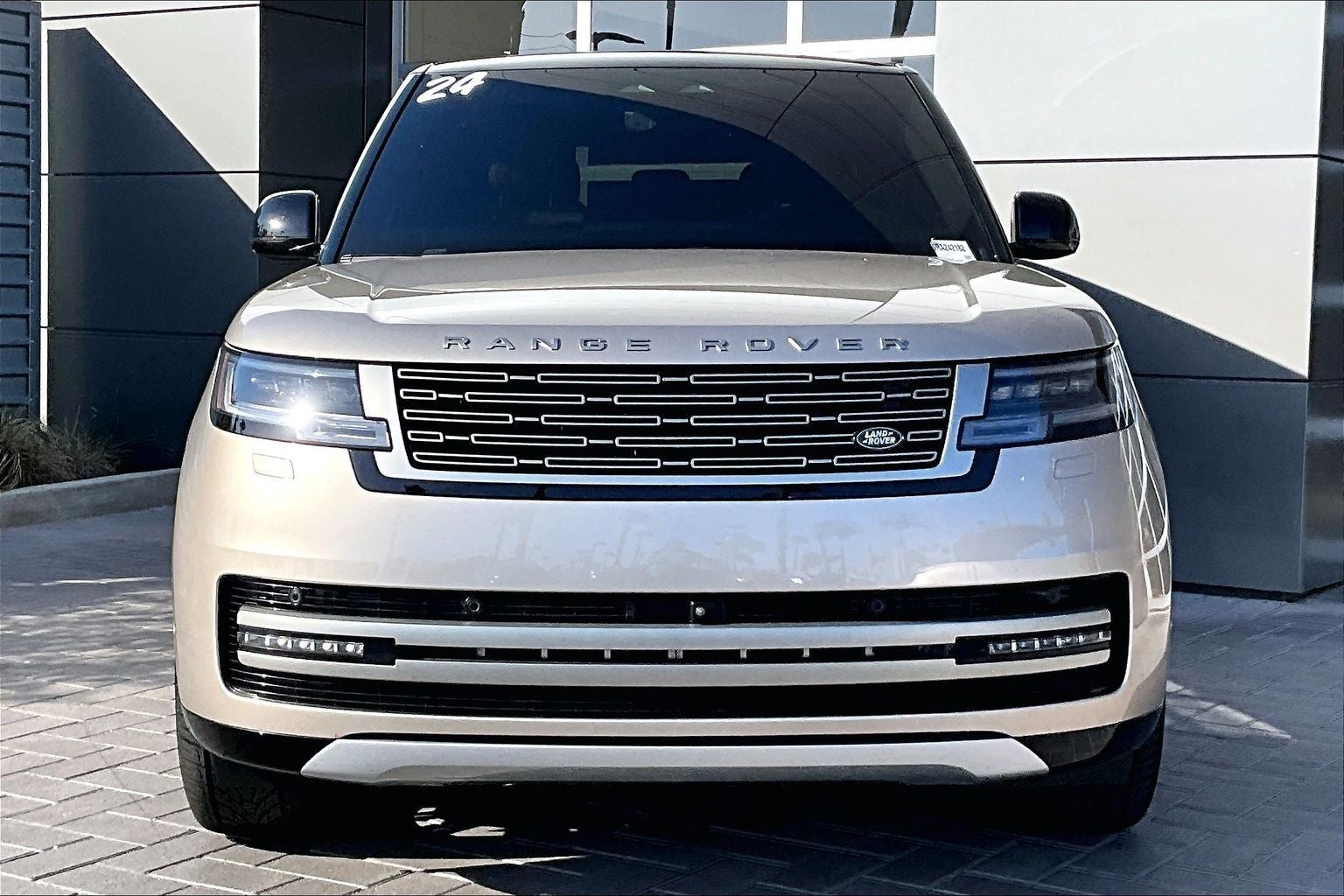2024 Land Rover Range Rover SE