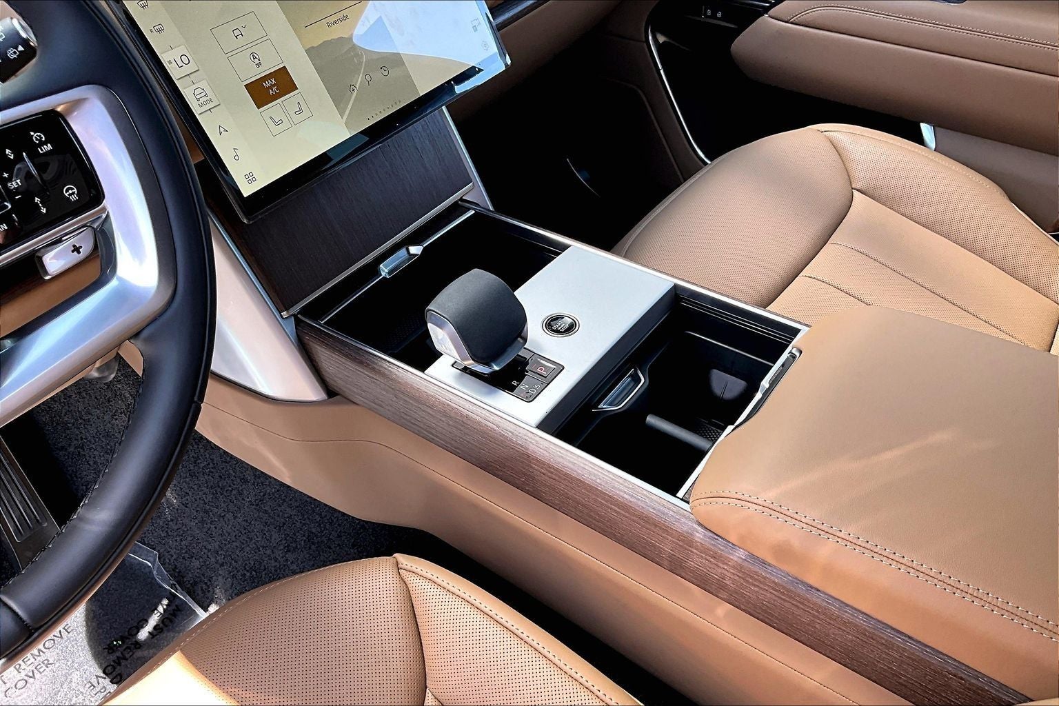 2026 Land Rover Range Rover SE