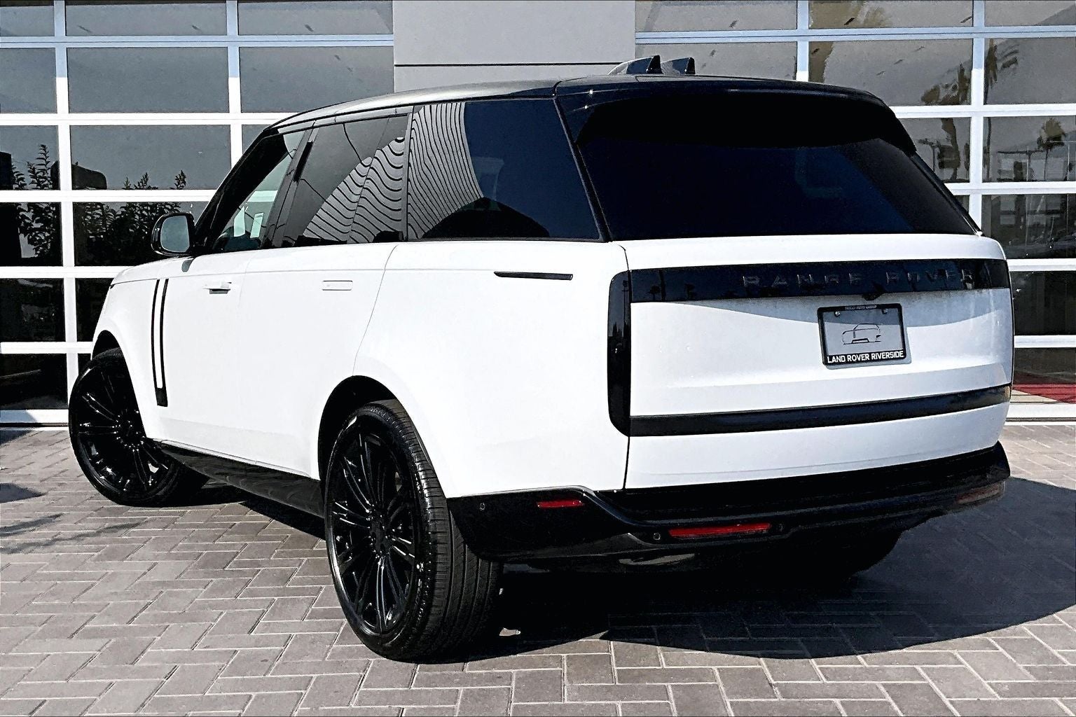 2026 Land Rover Range Rover SE