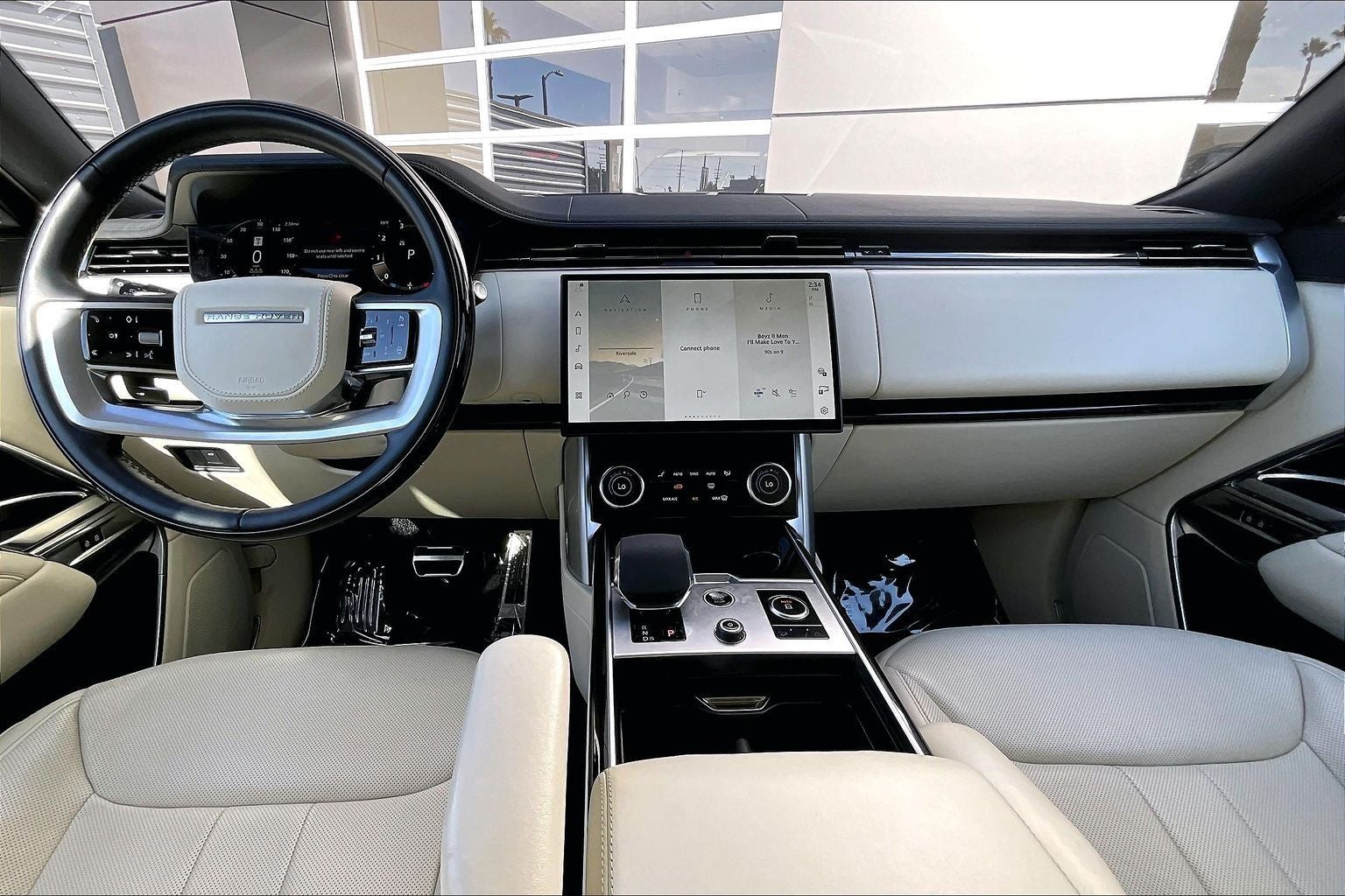 2023 Land Rover Range Rover SE LWB