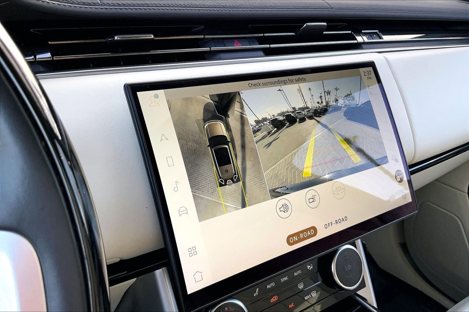 2023 Land Rover Range Rover SE LWB